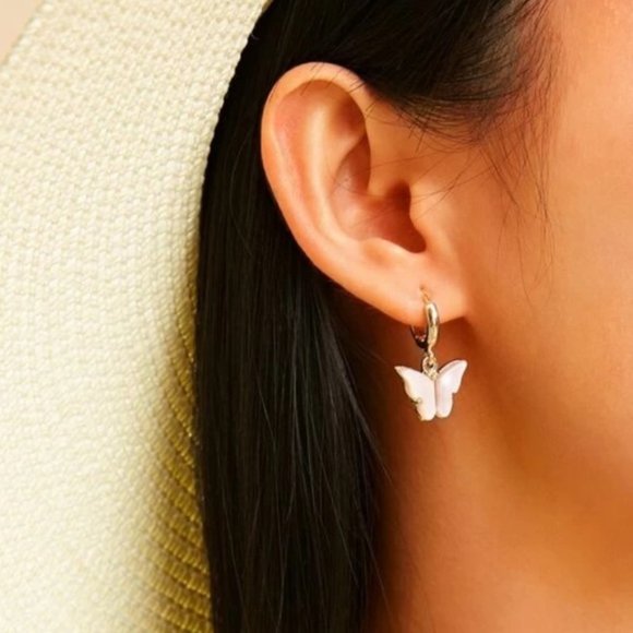 NWOT Gold & White Butterfly Huggie Earrings - Picture 4 of 15